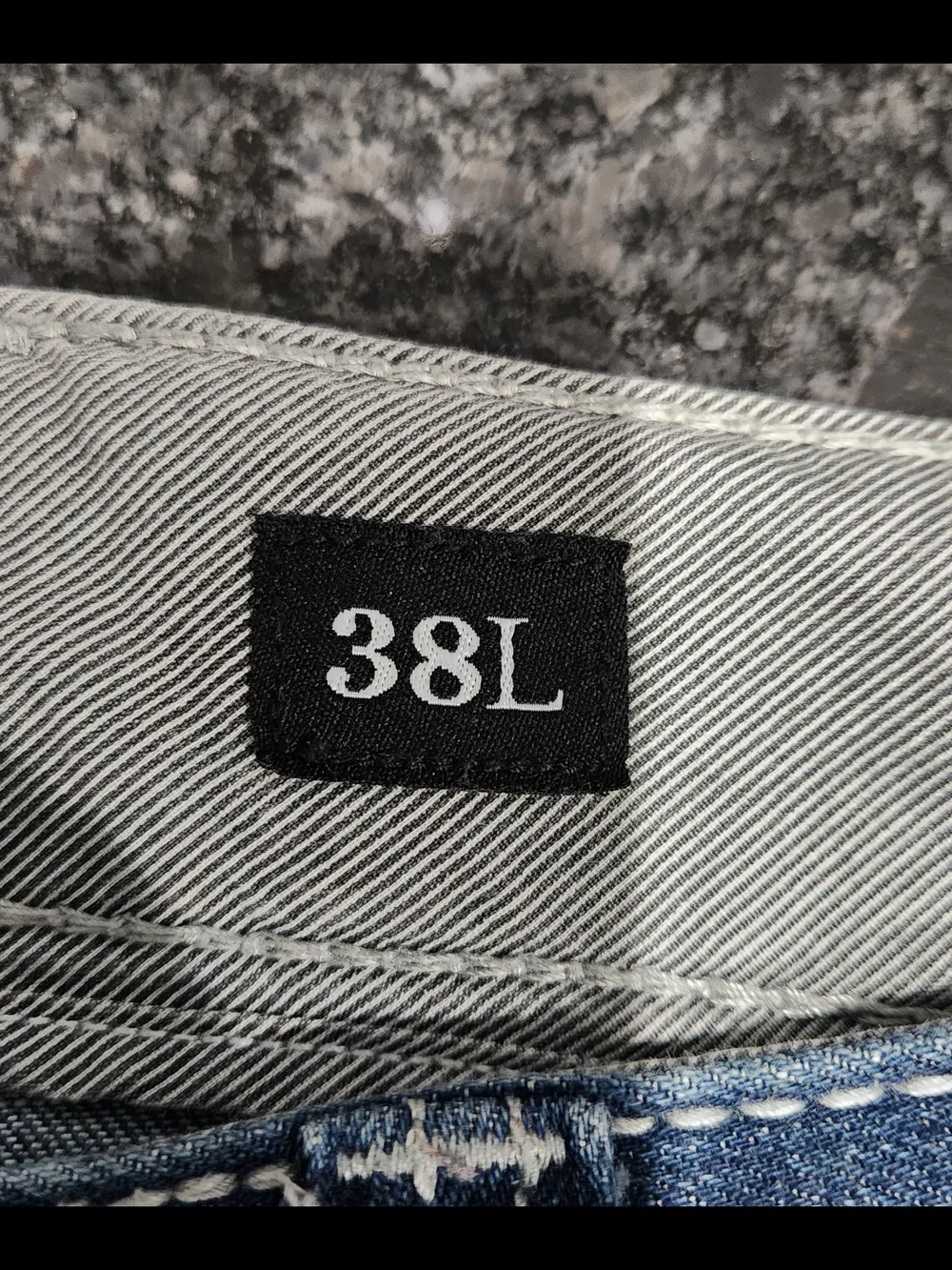 BUCKLE BLACK Men's Blue Washed Jeans - Classic Denim Style